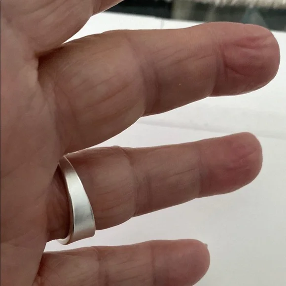 Elegant Silver fashion Ring with Gold Accent - Picture 2 of 5